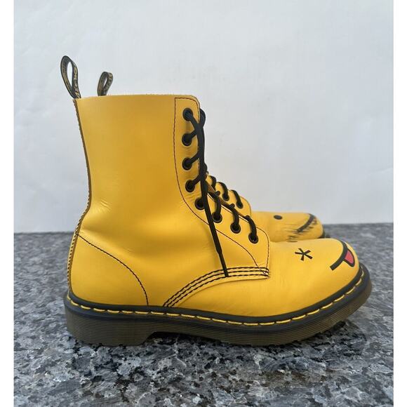 Dr. Martens Rare Yellow Hincky Wink Boots Women’s US Size 9
